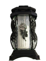 Znicz szklany, kapliczka czarna z srebrną różą i napisem "Pamiętam"