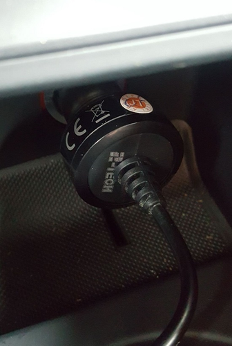 SOLIDNA ŁADOWARKA SAMOCHODOWA 2,5m USB typu C 2,4A na Arena.pl