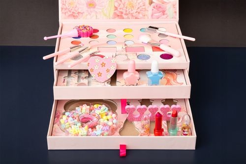 ZESTAW KOSMETYKÓW DO MAKIJAŻU MAKE UP KUFEREK NA KOSMETYKI CIENIE LAKIERY na Arena.pl