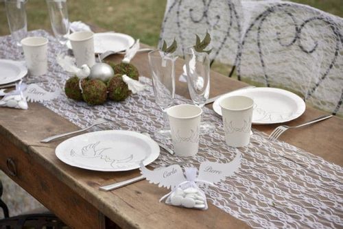 Bieżnik koronkowy biały, 0,3x5 m na Arena.pl