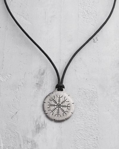 Srebrny wisiorek HELMET of TERROR (na sznurku) na Arena.pl