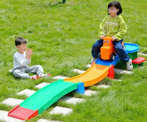 jeździk ze zjeżdżalnią Speed MAŁPISZON na Arena.pl