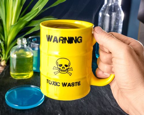 ŻÓŁTY KUBEK - TOXIC WASTE na Arena.pl