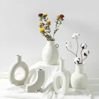 Ceramiczny wazon dekoracyjny w stylu nordyckim D