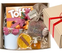 Prezent Pod Choinkę na Święta KUBEK HERBATA MIÓD ZESTAW KOSZ BOX DLA BABCI