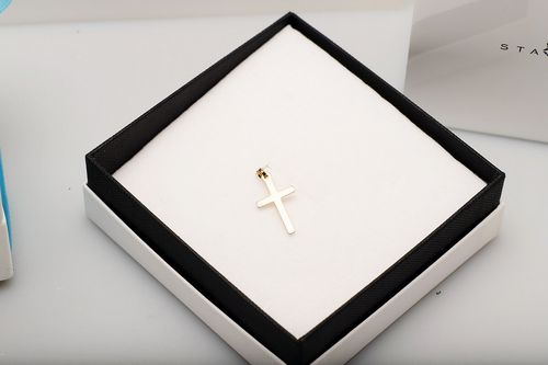 Złoty krzyżyk Staviori na Arena.pl