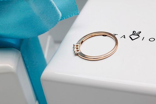 Złoty pierścionek PRD5430 - Diament na Arena.pl