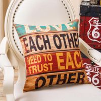 Poszewka na poduszkę z napisami Love Each Other 45x45cm