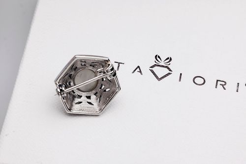 Srebrna broszka RDM3228 - Markazyty na Arena.pl