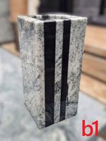 Wazon granitowy. Proste wazony granitowe, nowoczesne