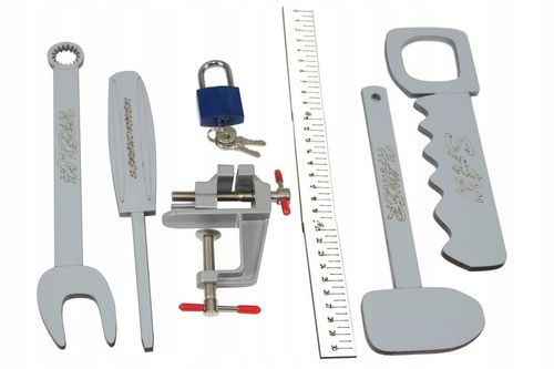 KOLOR Drewniany warsztat majsterkowicz tablet kłódka imadło schowek piła PL na Arena.pl