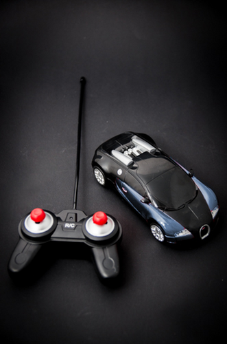 Samochód RC Bugatti Veyron licencja 1:24 niebieski na Arena.pl
