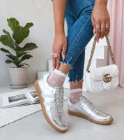 Srebrne sneakersy damskie z satynowymi sznurówkami Madres 39
