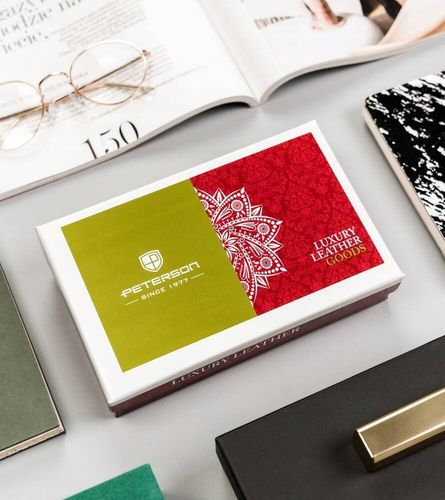 lakierowany portfel na karty z wężowym wzorem - peterson na Arena.pl