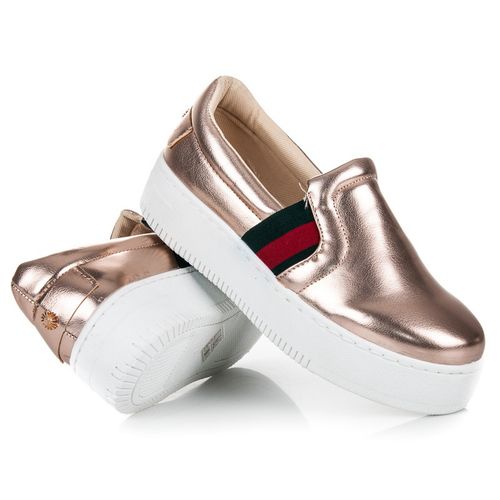 Slipony na platformie r.41 na Arena.pl