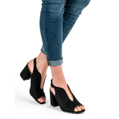 Zabudowane Sandały r.38 na Arena.pl