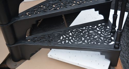 SCHODY KRĘCONE FI 1,72 M - WZÓR NR 1 - 2 TRALKI NA STOPNIU na Arena.pl