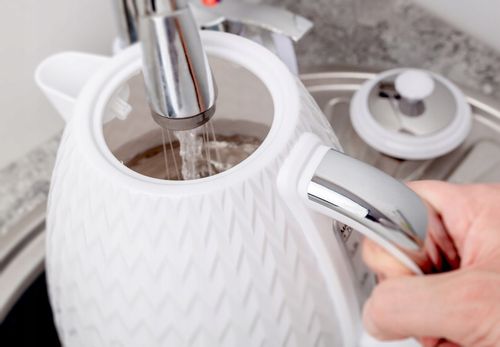 CZAJNIK ELEKTRYCZNY BEZPRZEWODOWY 1,7l C265 ELDOM BIAŁY na Arena.pl