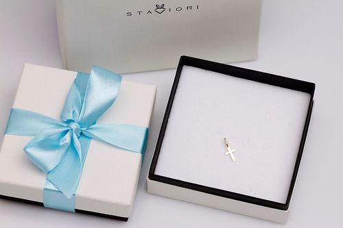 Złoty krzyżyk Staviori na Arena.pl