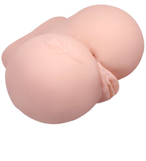 Słodki tyłeczek z tatuażem zdjęcie 1