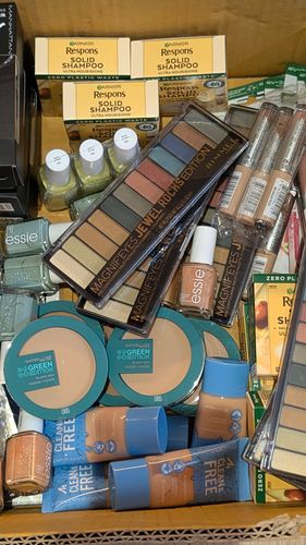 Boks Kosmetyków Max Factor Maybelline Garnier Rimmel ... Mix Hurt 100 Szt. na Arena.pl