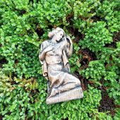 Obraz w drewnie Płaskorzeźba figurka kobiety 15 cm