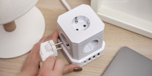 Kostka zasilająca Newell GaN Power Cube 9w1 na Arena.pl