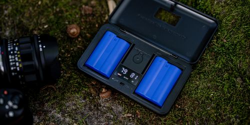 Ładowarka dwukanałowa Newell LCD z funkcją power banku i czytnikiem kart na Arena.pl