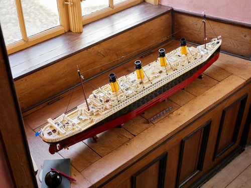10294 - LEGO ICONS - Titanic na Arena.pl