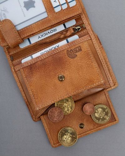 duży portfel męski z nubukowej skóry naturalnej na Arena.pl