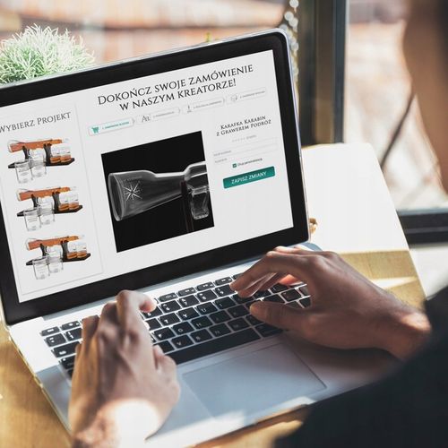 Zestaw do Whisky Karafka Karabin 4 Szklanki Grawer na Urodziny dla Faceta na Arena.pl