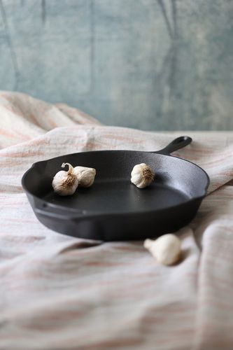 PATELNIA ŻELIWNA DUŻA 31cm INDUKCJA OGNISKO GRILL GAZ TALERZ ŻELIWNY na Arena.pl