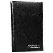 czarne etui na karty i paszport bez zapięcia zewnętrznego wykonane