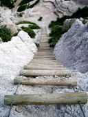 FOTOTAPETA WZGÓRZE SKAŁY ZEJŚCIE DRABINKA