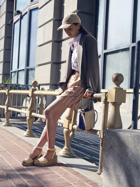 Damskie Sandały Koturn Crocs Brooklyn Ankle Strap 209406 Wedge 38-39 zdjęcie 8