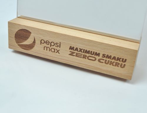 stojak na menu ulotkę plexi + drewniana podstawka z grawerem A5 10 szt na Arena.pl