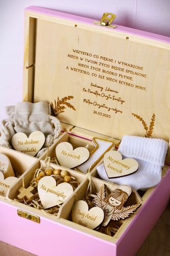 Pamiątka Chrztu Świętego Prezent na Chrzest Święty GOTOWE PUDEŁKO Różowe na Arena.pl