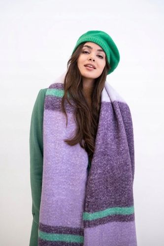 Beret damski angorowy Knitted Moments - ciepły, angora Czarny na Arena.pl