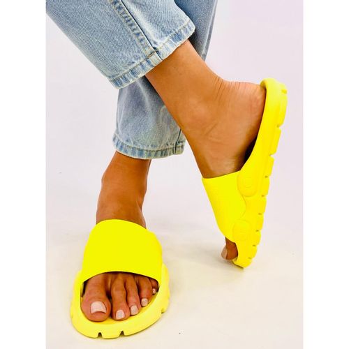 Klapki damskie Yellow r.39 na Arena.pl