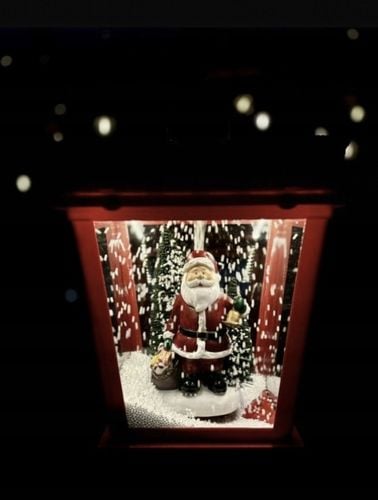 Latarnia świąteczna XL z dźwiękiem wirujący śnieg Mikołaj 180 czerwona na Arena.pl