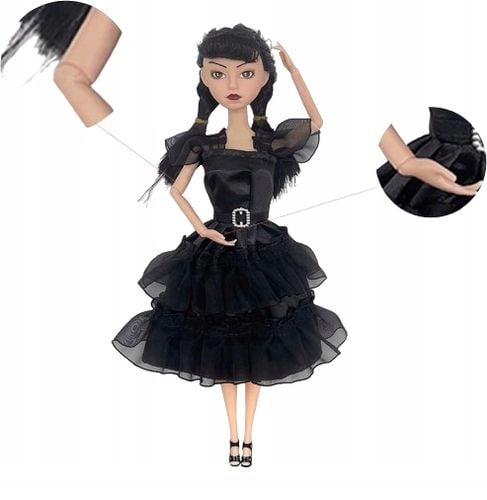 Lalka WEDNESDAY ADDAMS z RODZINY ADDAMSÓW 30 cm Pudełko na Arena.pl