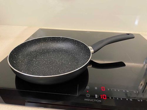 patelnia z powłoką marmurową kinghoff marmo 28cm kh-3983 na Arena.pl