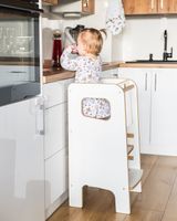 Zabudowany Kitchen Helper dla dzieci Biały