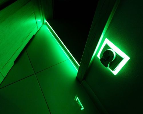 taśma świecąca w ciemności na Arena.pl