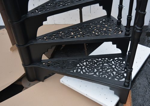 SCHODY KRĘCONE FI 1,72 M - WZÓR NR 1 - 2 TRALKI NA STOPNIU na Arena.pl