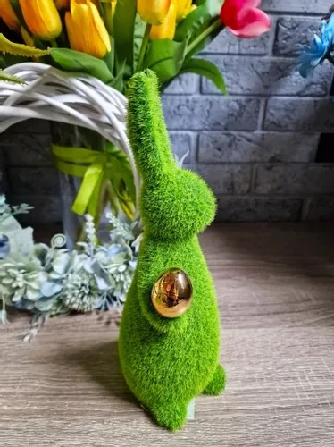 FIGURKA WIELKANOCNY ZAJĄC KRÓLIK zielony ze złotym jajkiem model I na Arena.pl