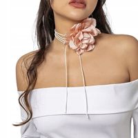 Naszyjnik choker na rzemyku kwiat satynowy długi wiązany ozdoba na szyję