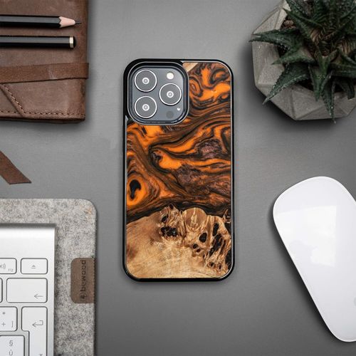 etui bewood unique na iphone 13 pro - orange na Arena.pl