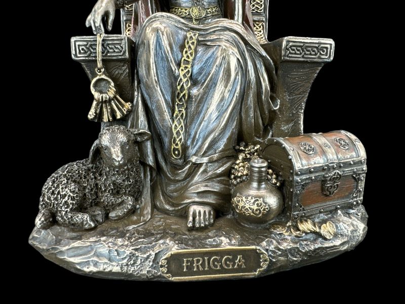 FRIGGA SIEDZĄCA NA TRONIE (WU77432A4) zdjęcie 4