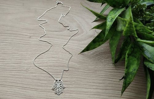 NASZYJNIK SREBRNY łańcuszek z zawieszką HAMSA RĘKA FATIMY CELEBRYTKA 45 cm na Arena.pl